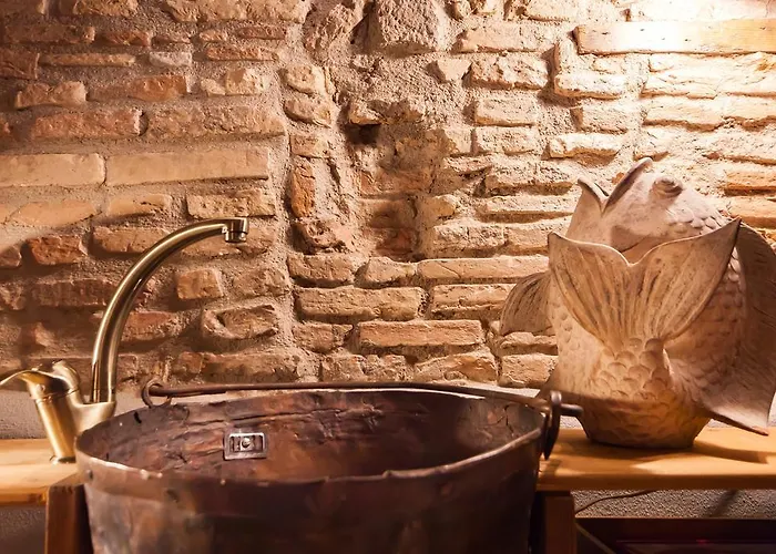 Trevi Art ゲストハウス 3*